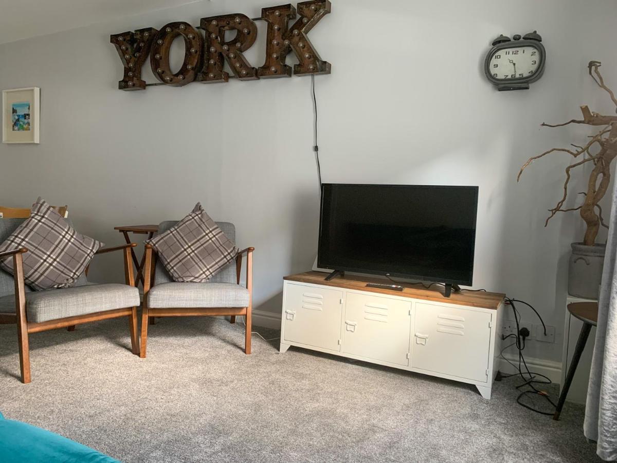 Stay In The Heart Of York At The Hampden - Free Parking - York Holiday Home Екстер'єр фото