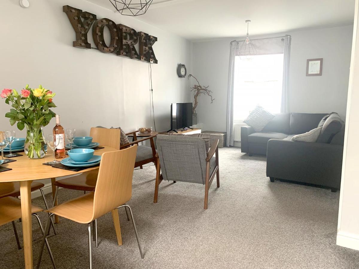 Stay In The Heart Of York At The Hampden - Free Parking - York Holiday Home Екстер'єр фото