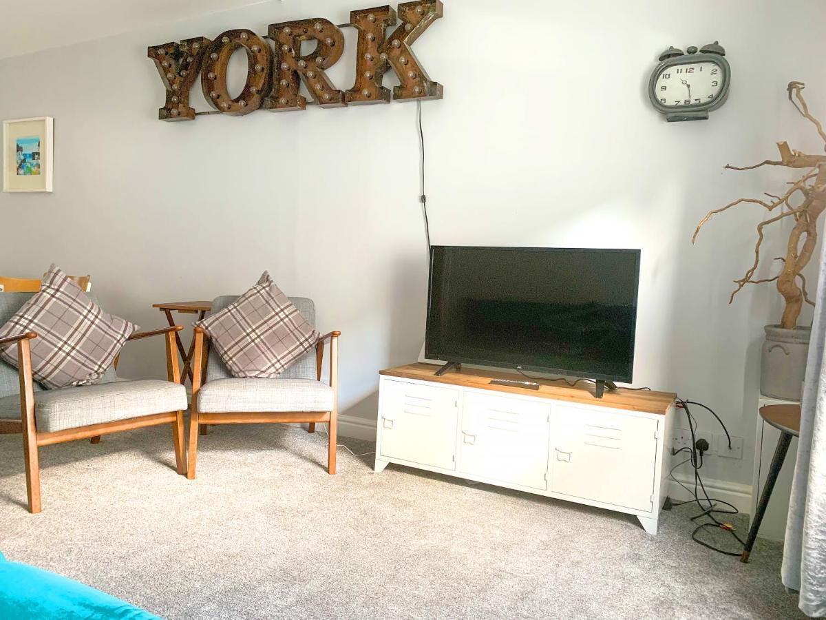 Stay In The Heart Of York At The Hampden - Free Parking - York Holiday Home Екстер'єр фото