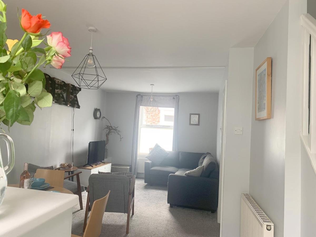 Stay In The Heart Of York At The Hampden - Free Parking - York Holiday Home Екстер'єр фото